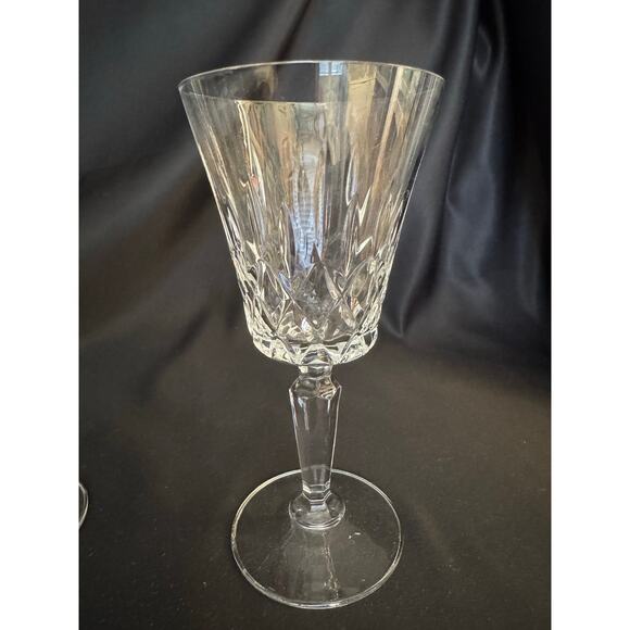 Pair of Beautiful Crystal Claret Wine Glasses - Picture 9 of 9